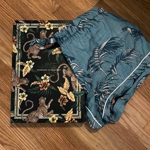 Desmond and Dempsey pajama shorts, size L, EUC